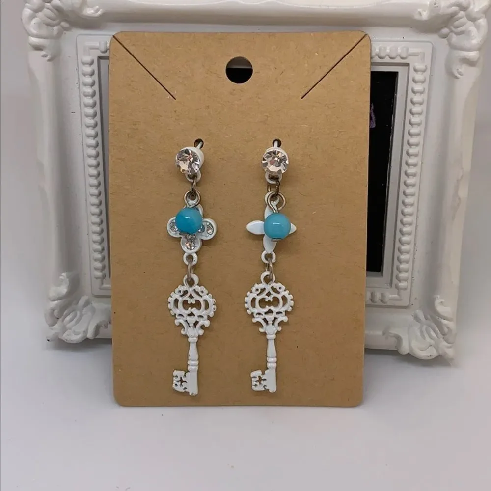 Fashion post earrings